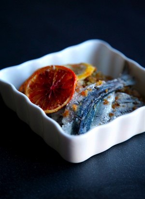Recette Sardines à l’orange, aux olives et pignons de pin (Sicile)