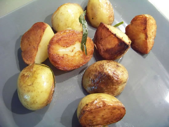 pommes de terre sautées aux feuilles de citronnier