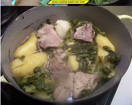 ragoût de porc aux pommes de terre et feuilles de navet