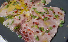 recette de carpaccio d’espadon aux baies roses