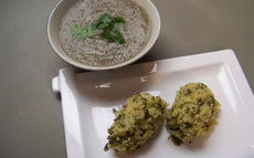 recette de kouirettes – boulettes de semoule aux herbes