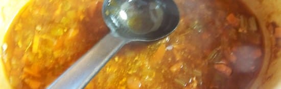fond de viande ajouté à un jus de cuisson de rôti