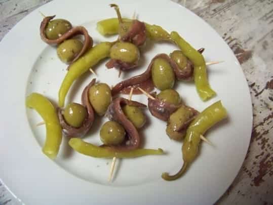 La Gilda : guindilla, olives, anchois à l'Huile d'Olive