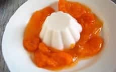 blanc-manger au coco, compote d'abricots