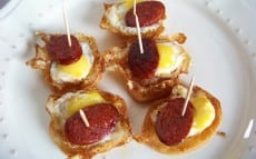 pinchos oeufs de caille chorizo