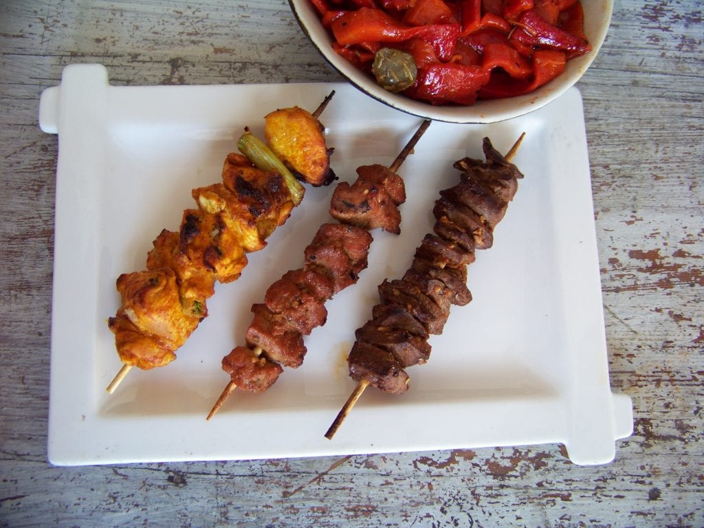 Brochettes de foie, coeur, et poulet