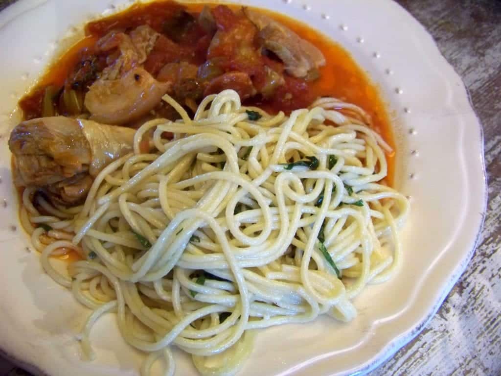 spaghetti à l'ail et au basilic